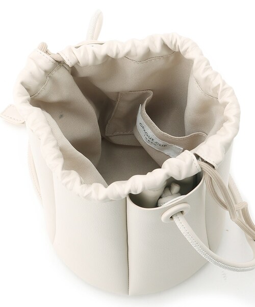 OPAQUE.CLIP（オペークドットクリップ）の「◆カヌレプリーツショルダーバッグ【2WAY】（ショルダーバッグ・レディース・マスタード/オフホワイト/ベージュ・00）」の8枚目の写真