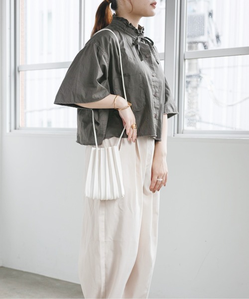 nemne store（ネンネストア）の「フェイクレザープリーツショルダーバッグ（ショルダーバッグ・レディース・ホワイト/ブラック/ベージュ/ブラウン・フリー）」の16枚目の写真