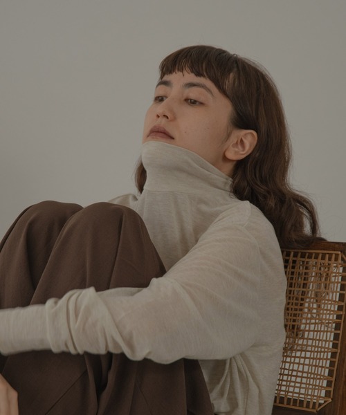 lawgy（ラウジー）の「mix sheer high neck knit（ニット/セーター・レディース・ブラウン/グリーン/アイボリー/ベージュ/ラベンダー・FREE）」の6枚目の写真