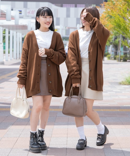 PairPair(ペアペア)の「ベーシックニットカーディガン(ユニセックス)(カーディガン/ボレロ・レディース・ブラック/ライトカーキ/ブラウン/グレイッシュブルー/マスタード・FREE)」の10枚目の写真