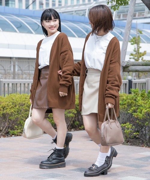 PairPair(ペアペア)の「ベーシックニットカーディガン(ユニセックス)(カーディガン/ボレロ・レディース・ブラック/ライトカーキ/ブラウン/グレイッシュブルー/マスタード・FREE)」の11枚目の写真