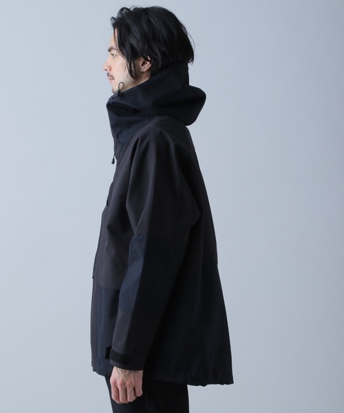 NUMERALS（ヌメラルズ）の「[NUMERALS]QDマウンテンパーカー（マウンテンパーカー・メンズ・ブラック/ネイビー・MEDIUM/LARGE）」の3枚目の写真