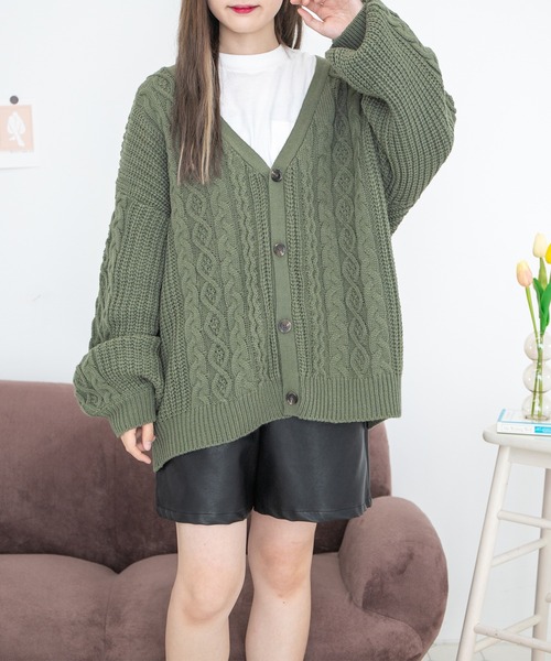 PairPair(ペアペア)の「ケーブルカーディガン(ユニセックス)(カーディガン/ボレロ・レディース・グリーン/アイボリー/キャメル・MEDIUM/LARGE)」の2枚目の写真