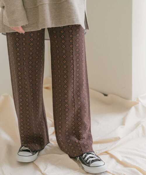 ITEMS URBANRESEARCH(アイテムズ アーバンリサーチ)の「ジャガードニットパンツ(その他パンツ・レディース・ブラウン/グリーン/モカ・FREE)」の2枚目の写真