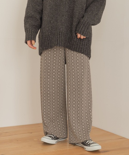 ITEMS URBANRESEARCH(アイテムズ アーバンリサーチ)の「ジャガードニットパンツ(その他パンツ・レディース・ブラウン/グリーン/モカ・FREE)」の3枚目の写真