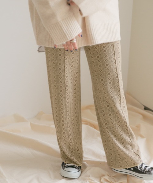 ITEMS URBANRESEARCH(アイテムズ アーバンリサーチ)の「ジャガードニットパンツ(その他パンツ・レディース・ブラウン/グリーン/モカ・FREE)」の1枚目の写真