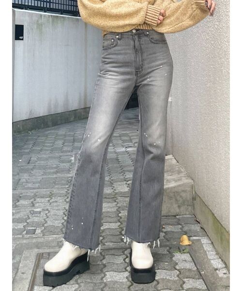 EMODA（エモダ）の「スイッチングフレアジャストウエストジーンズ（デニムパンツ・レディース・グレー/ライトブルー/その他・SMALL/MEDIUM）」の4枚目の写真