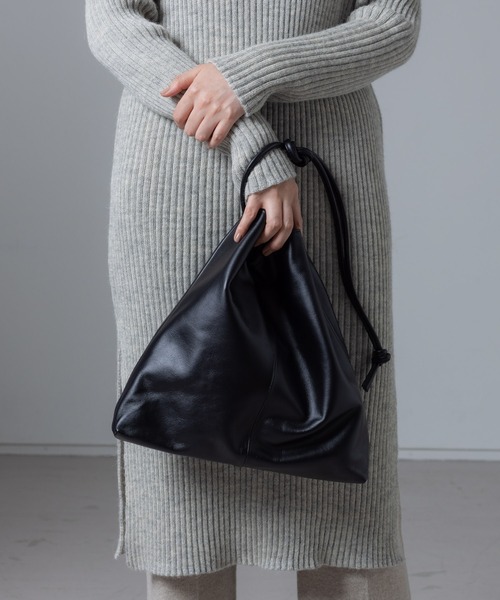 collex（コレックス）の「【別注】THE CASE×collex 2WAYレザー巾着トートバッグ（トートバッグ・レディース・ブラック/ベージュ/カーキ/オフホワイト・フリー）」の13枚目の写真