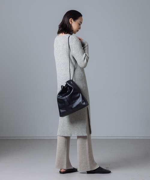 collex（コレックス）の「【別注】THE CASE×collex 2WAYレザー巾着トートバッグ（トートバッグ・レディース・ブラック/ベージュ/カーキ/オフホワイト・フリー）」の11枚目の写真