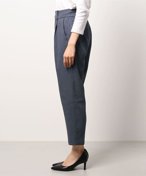 Te chichi（テチチ）の「へリンボーンタックテーパードパンツ（その他パンツ・レディース・グレー/ブルー・SMALL/MEDIUM）」の3枚目の写真