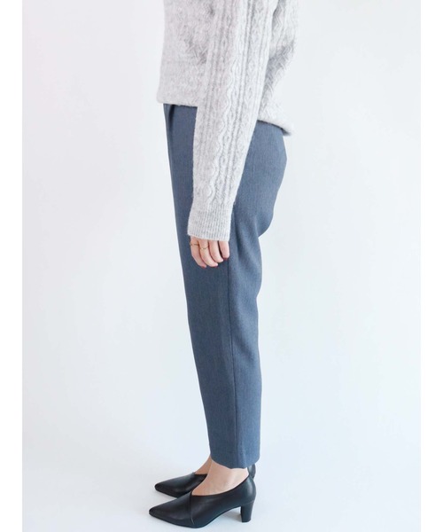 Te chichi（テチチ）の「へリンボーンタックテーパードパンツ（その他パンツ・レディース・グレー/ブルー・SMALL/MEDIUM）」の8枚目の写真