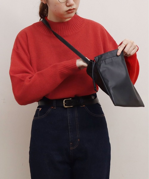 fig Ｌondon（フィグロンドン）の「apple leather KINCHAKU（ショルダーバッグ・レディース・ブラック/オレンジ・FREE）」の7枚目の写真