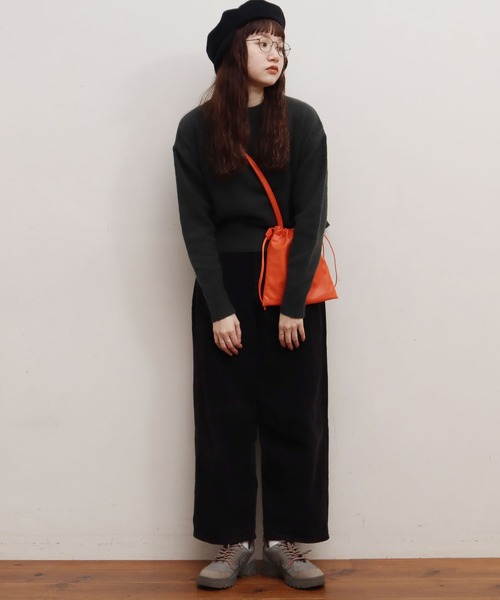 fig Ｌondon（フィグロンドン）の「apple leather KINCHAKU（ショルダーバッグ・レディース・ブラック/オレンジ・FREE）」の15枚目の写真