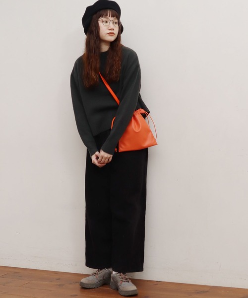 fig Ｌondon（フィグロンドン）の「apple leather KINCHAKU（ショルダーバッグ・レディース・ブラック/オレンジ・FREE）」の21枚目の写真