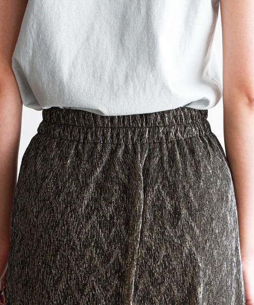 feepur(フェピュール)の「グリッターシアータイトスカート(スカート・レディース・ブラック/ベージュ/ブルー・SMALL/MEDIUM)」の5枚目の写真