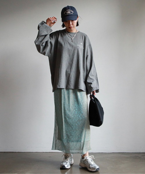 feepur(フェピュール)の「グリッターシアータイトスカート(スカート・レディース・ブラック/ベージュ/ブルー・SMALL/MEDIUM)」の13枚目の写真