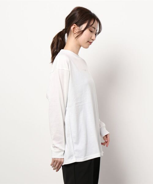 ehka sopo（エヘカソポ）の「ワンポイントロゴロンT（Tシャツ/カットソー・レディース・オフホワイト/ブラック/ベージュ・ﾌﾘ-）」の4枚目の写真