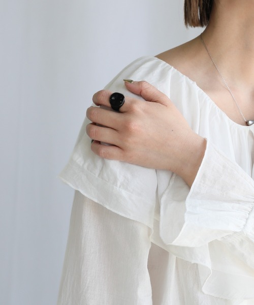 select MOCA（セレクトモカ）の「オーバルカラーリング（リング・レディース・ホワイト/ブラック・FREE）」の4枚目の写真