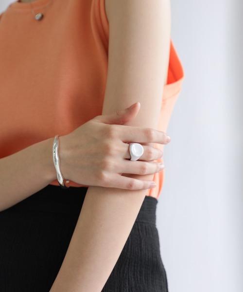 select MOCA（セレクトモカ）の「オーバルカラーリング（リング・レディース・ホワイト/ブラック・FREE）」の7枚目の写真