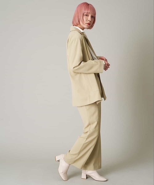A de a.v.v（アードアー・ヴェ・ヴェ）の「［SET UP対応］センタープレスフレアパンツ（スラックス・レディース・アイボリー/ライトピンク/カーキ・38/36）」の4枚目の写真