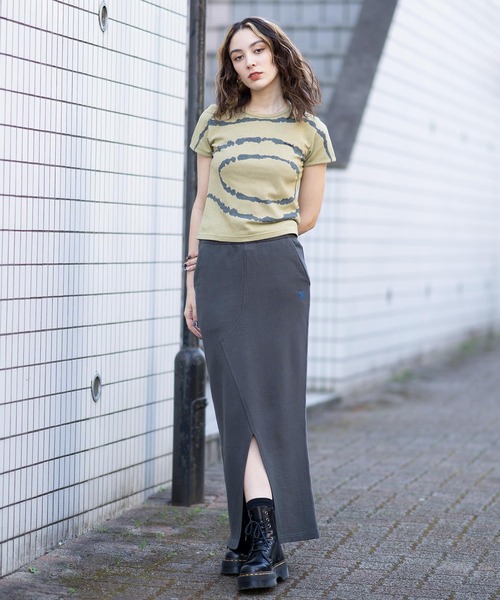 X-girl(エックスガール)の「CIRCLE TIE-DYE S/S BABY TEE(Tシャツ/カットソー・レディース・ネイビー/ベージュ・M/S)」の4枚目の写真