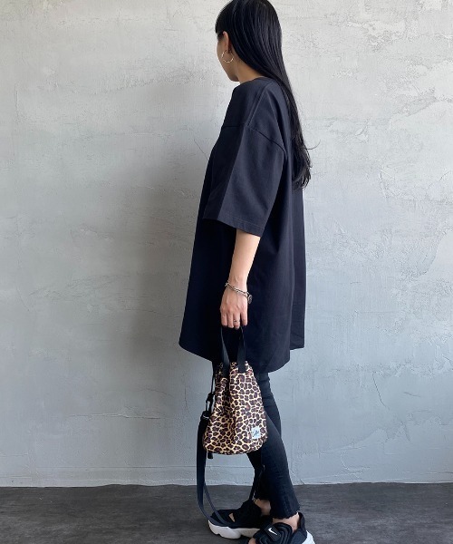 HANES（ヘインズ）の「【WEB限定】[HANES/ヘインズ] BEEFY  XXL/XXXL ビッグシルエットパックT（Tシャツ/カットソー・レディース・ホワイト/ブラック・XX-LARGE/XXX-LARGE）」の7枚目の写真