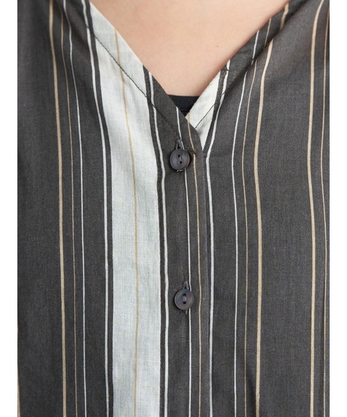 earth music&ecology(アースミュージックアンドエコロジー)の「マルチストライプシャツワンピース(シャツワンピース・レディース・サックスブルー/チャコールグレー/アイボリー・FREE)」の14枚目の写真