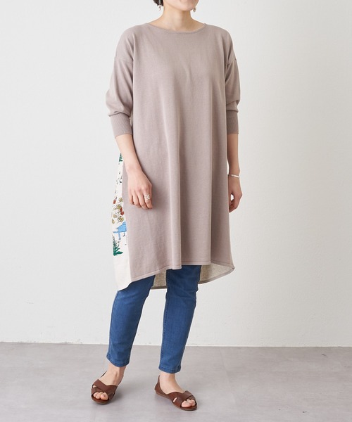 BEARDSLEY（ビアズリー）の「ガーデンプリントニット（ニット/セーター・レディース・ベージュ/ブルー・FREE）」の4枚目の写真