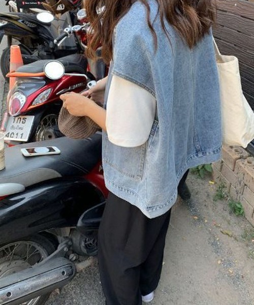 meJane（ミージェーン）の「フラップポケット ドロップショルダーデニムジレ（デニムジャケット・レディース・ブラック/ブルー・FREE）」の15枚目の写真