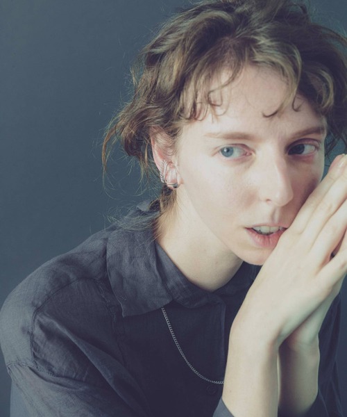 and cloud（アンドクラウド）の「Haze Clear Earcuff（イヤーカフ・レディース・ホワイト系その他/クリア・FREE）」の5枚目の写真