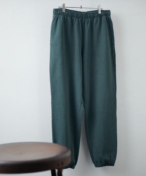 FREAK'S STORE（フリークスストア）の「FREAK'S STORE/フリークスストア ピグメント ライトウェイト スウェットパンツ/天竺素材 ロングパンツ コットンパンツ（スウェットパンツ・メンズ・アッシュグレー/グリーン/スミクロ/グレイッシュベージュ・SMALL/MEDIUM/LARGE）」の4枚目の写真