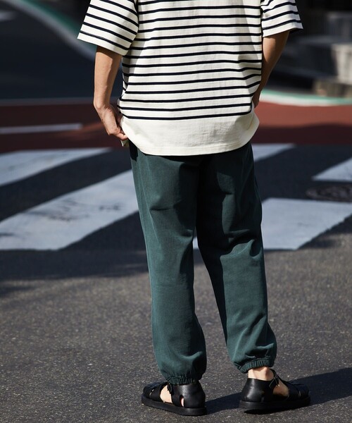 FREAK'S STORE（フリークスストア）の「FREAK'S STORE/フリークスストア ピグメント ライトウェイト スウェットパンツ/天竺素材 ロングパンツ コットンパンツ（スウェットパンツ・メンズ・アッシュグレー/グリーン/スミクロ/グレイッシュベージュ・SMALL/MEDIUM/LARGE）」の18枚目の写真