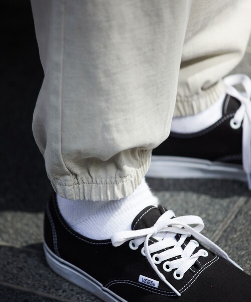 FREAK'S STORE（フリークスストア）の「FREAK'S STORE/フリークスストア ピグメント ライトウェイト スウェットパンツ/天竺素材 ロングパンツ コットンパンツ（スウェットパンツ・メンズ・アッシュグレー/グリーン/スミクロ/グレイッシュベージュ・SMALL/MEDIUM/LARGE）」の19枚目の写真