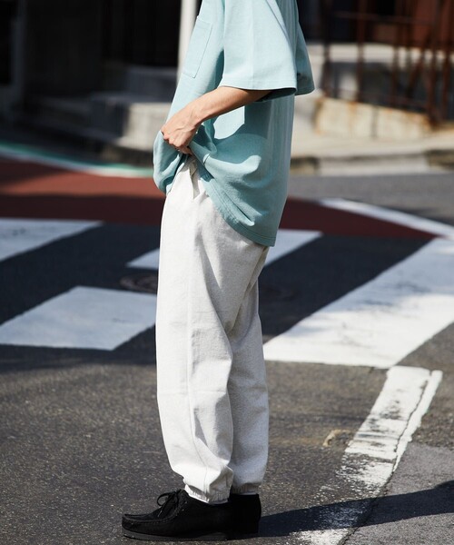 FREAK'S STORE（フリークスストア）の「FREAK'S STORE/フリークスストア ピグメント ライトウェイト スウェットパンツ/天竺素材 ロングパンツ コットンパンツ（スウェットパンツ・メンズ・アッシュグレー/グリーン/スミクロ/グレイッシュベージュ・SMALL/MEDIUM/LARGE）」の10枚目の写真