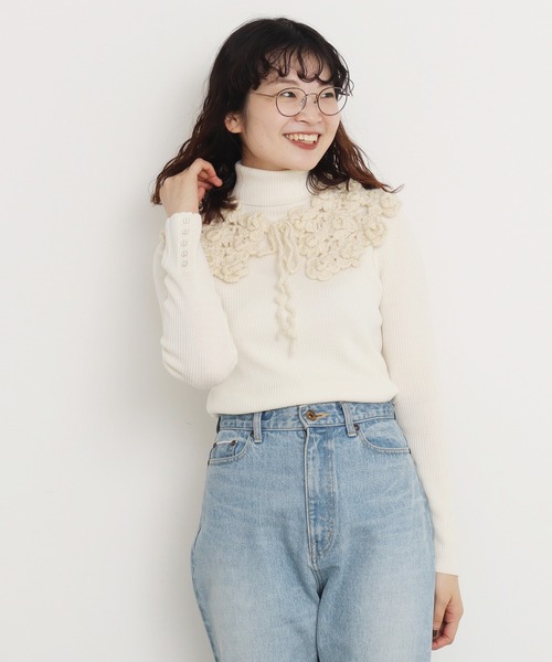 CHILD WOMAN（チャイルドウーマン）の「VICTORIA 袖口釦細リブタートル（ニット/セーター・レディース・アイボリー/レッド/グリーン/ピンク・FREE）」の2枚目の写真