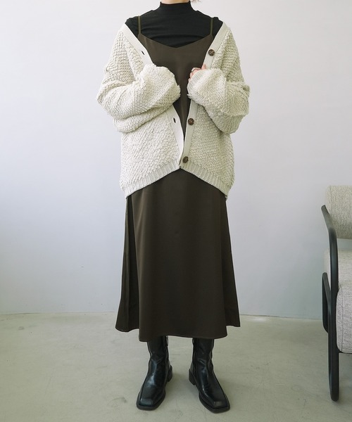 c.u.l（シーユーエル）の「Vネックサテンキャミソールワンピース culw240（ワンピース・レディース・ブラック/ブラウン/ベージュ・L/M）」の7枚目の写真