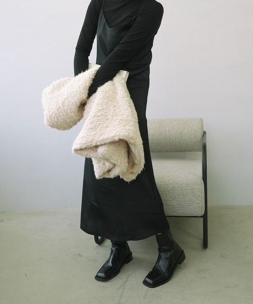 c.u.l（シーユーエル）の「Vネックサテンキャミソールワンピース culw240（ワンピース・レディース・ブラック/ブラウン/ベージュ・L/M）」の17枚目の写真