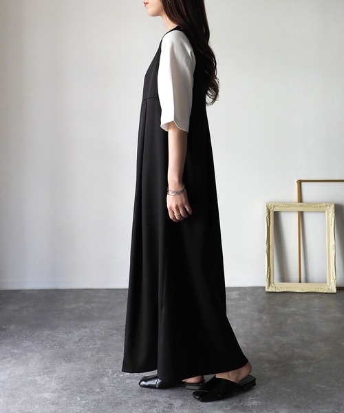 Riberry（リベリー）の「Vネック切替タックジャンパースカート（ジャンパースカート・レディース・ブラック/ダークグリーン/ベージュ・MEDIUM）」の14枚目の写真