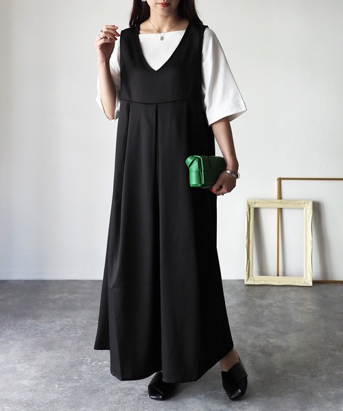 Riberry（リベリー）の「Vネック切替タックジャンパースカート（ジャンパースカート・レディース・ブラック/ダークグリーン/ベージュ・MEDIUM）」の20枚目の写真