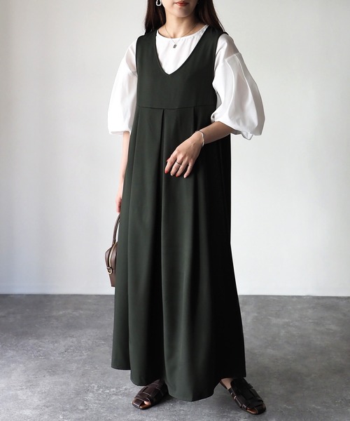 Riberry（リベリー）の「Vネック切替タックジャンパースカート（ジャンパースカート・レディース・ブラック/ダークグリーン/ベージュ・MEDIUM）」の19枚目の写真