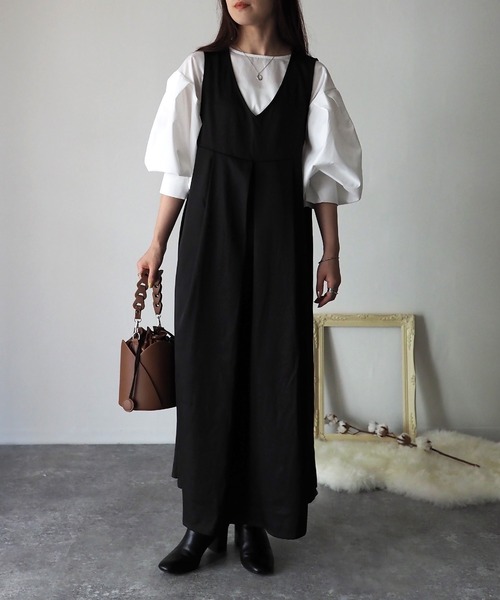 Riberry（リベリー）の「Vネック切替タックジャンパースカート（ジャンパースカート・レディース・ブラック/ダークグリーン/ベージュ・MEDIUM）」の18枚目の写真