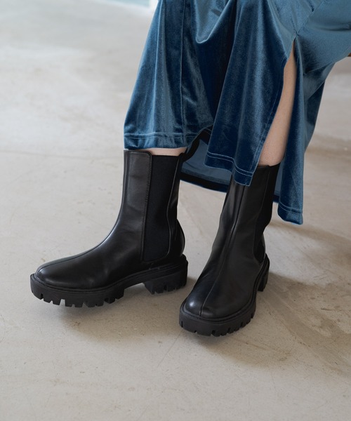 Kastane(カスタネ)の「【2022AWアイテム】厚底ミドルブーツ(ブーツ・レディース・ブラック・39/37/38)」の1枚目の写真