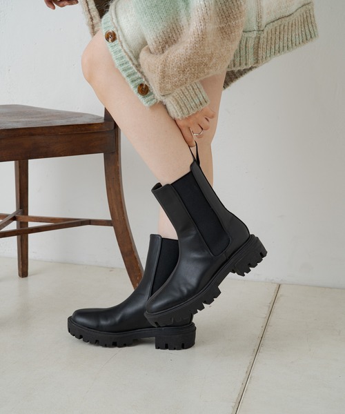 Kastane(カスタネ)の「【2022AWアイテム】厚底ミドルブーツ(ブーツ・レディース・ブラック・39/37/38)」の2枚目の写真