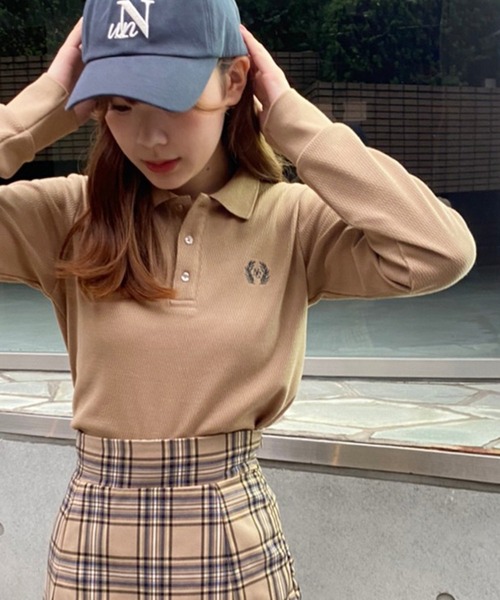 one after another NICE CLAUP（ワンアフターアナザーナイスクラップ）の「NC刺しゅうポロシャツ（ポロシャツ・レディース・ベージュ/オフホワイト/グリーン・FREE）」の3枚目の写真