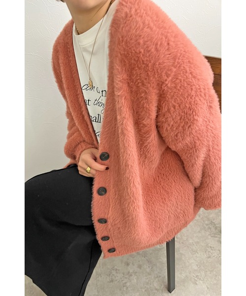 palm RICHE(ポームリシュ)の「フェザー/シャギーニットカーデ(カーディガン/ボレロ・レディース・アイボリー/ターコイズブルー/チャコールグレー/キャメル/ピンク/オフホワイト/ブルー/イエロー/ライトグレー/ライトブルー/ブラック/ミント/パープル/イエロー×グリーン/ホワイト・M)」の15枚目の写真