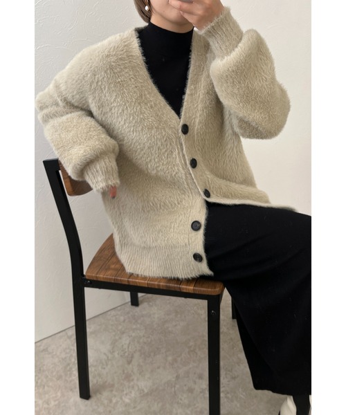 palm RICHE(ポームリシュ)の「フェザー/シャギーニットカーデ(カーディガン/ボレロ・レディース・アイボリー/ターコイズブルー/チャコールグレー/キャメル/ピンク/オフホワイト/ブルー/イエロー/ライトグレー/ライトブルー/ブラック/ミント/パープル/イエロー×グリーン/ホワイト・M)」の4枚目の写真