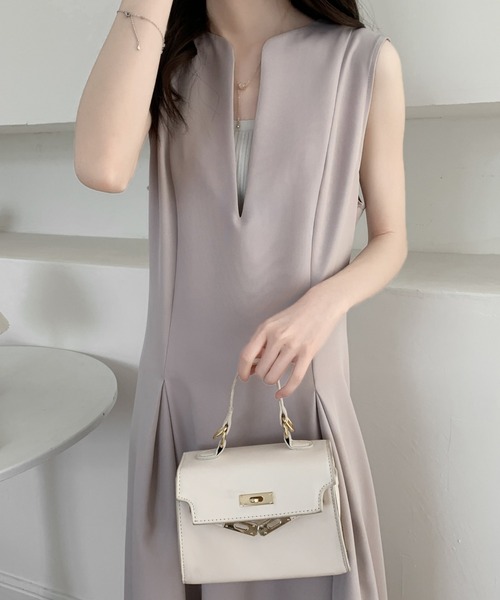 ABITOKYO(アビトーキョー)の「フロントタックスキッパネックフレアワンピース(ワンピース・レディース・ベージュ/ダークブラウン/ブラック/ブルー/チャコールグレー/カーキ/グレイッシュベージュ・S/M)」の5枚目の写真