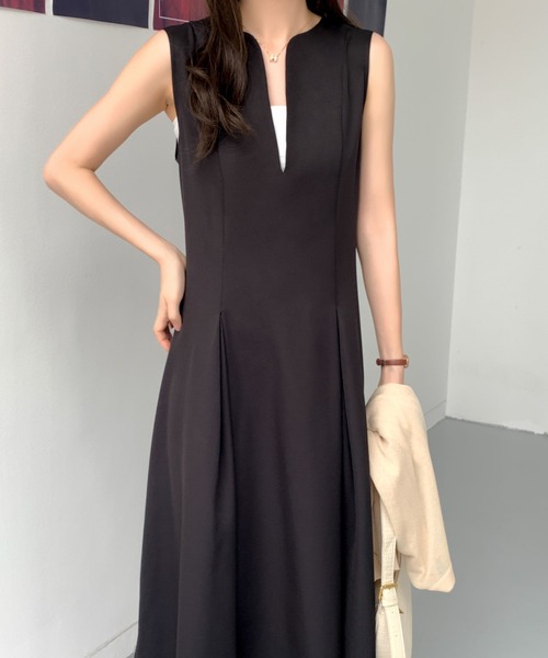 ABITOKYO(アビトーキョー)の「フロントタックスキッパネックフレアワンピース(ワンピース・レディース・ベージュ/ダークブラウン/ブラック/ブルー/チャコールグレー/カーキ/グレイッシュベージュ・S/M)」の2枚目の写真