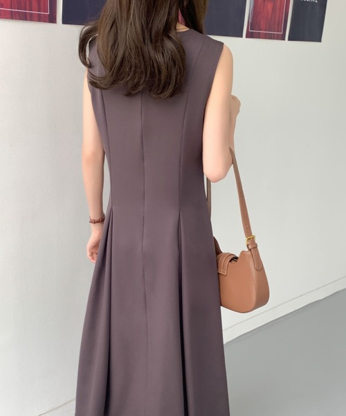 ABITOKYO(アビトーキョー)の「フロントタックスキッパネックフレアワンピース(ワンピース・レディース・ベージュ/ダークブラウン/ブラック/ブルー/チャコールグレー/カーキ/グレイッシュベージュ・S/M)」の22枚目の写真
