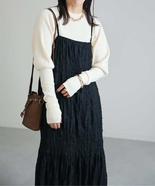 ap retro（アプレトロ）の「シアークリンクルキャミワンピース（ワンピース・レディース・ブラック/アイボリー/グレイッシュベージュ・FREE）」の12枚目の写真